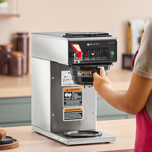 Bunn 12950.0293 CWTF15-1 Brasseur à café automatique 12 tasses avec 1 entonnoir en plastique inférieur et noir - 120V
