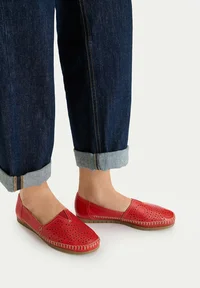 Lasocki LASOCKI WOMEN'S RED LOW SHOES - Chaussons - red